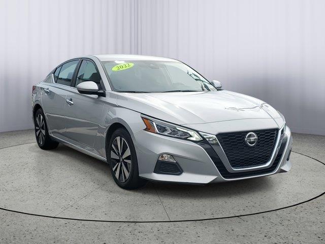 Used 2022 Nissan Altima in Woodside, New York | Drive Central. Woodside, New York