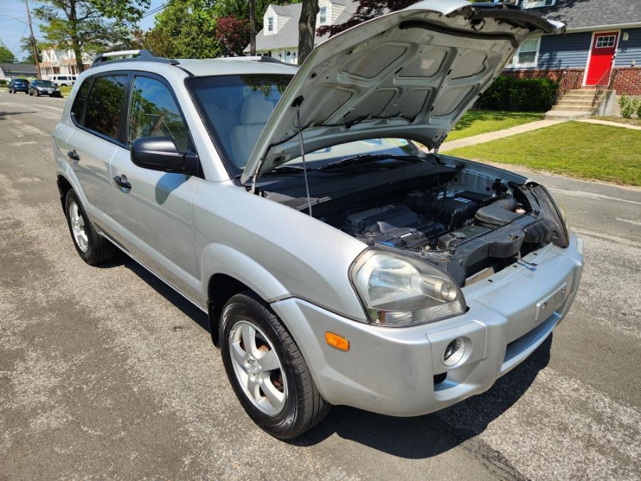 2008 Hyundai Tucson FWD 4dr I4 Man GLS, available for sale in West Babylon, New York | SGM Auto Sales. West Babylon, New York 2008 Hyundai Tucson FWD 4dr I4 Man GLS, available for sale in West Babylon, New York | SGM Auto Sales. West Babylon, New York