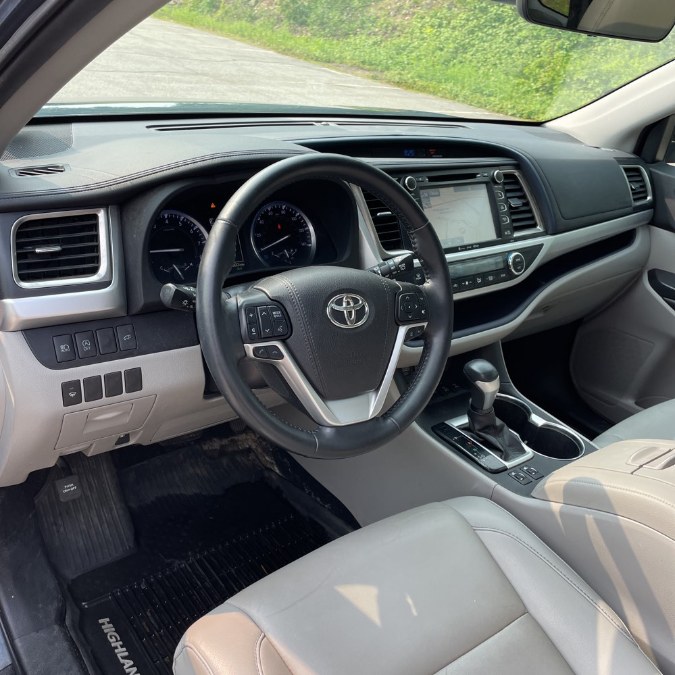 2019 Toyota Highlander XLE V6 AWD (Natl), available for sale in Brooklyn, New York | Top Line Auto Inc.. Brooklyn, New York 2019 Toyota Highlander XLE V6 AWD (Natl), available for sale in Brooklyn, New York | Top Line Auto Inc.. Brooklyn, New York