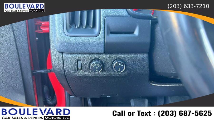 2015 Chevrolet Colorado Crew Cab Z71 Pickup 4D 5 ft, available for sale in New Haven, Connecticut | Boulevard Motors LLC. New Haven, Connecticut 2015 Chevrolet Colorado Crew Cab Z71 Pickup 4D 5 ft, available for sale in New Haven, Connecticut | Boulevard Motors LLC. New Haven, Connecticut