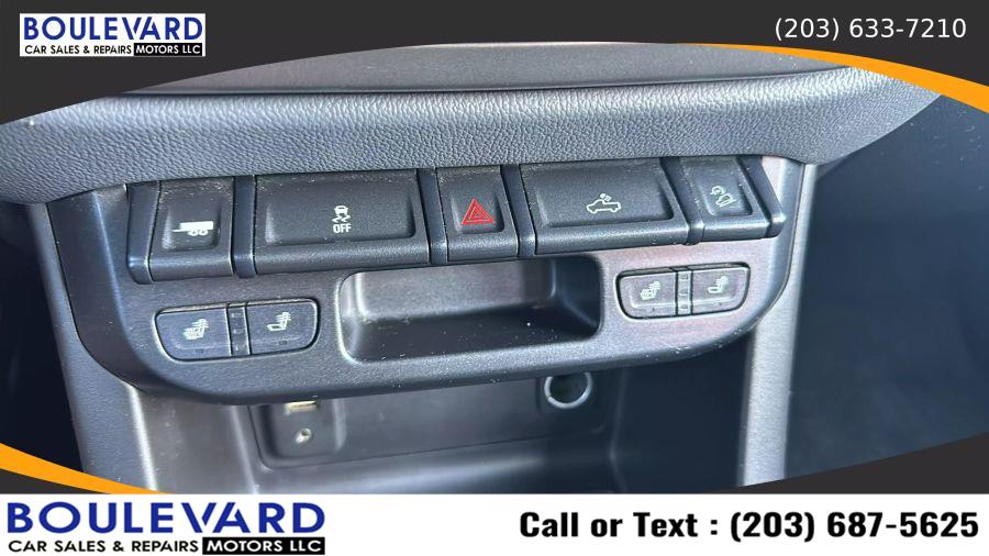 2015 Chevrolet Colorado Crew Cab Z71 Pickup 4D 5 ft, available for sale in New Haven, Connecticut | Boulevard Motors LLC. New Haven, Connecticut 2015 Chevrolet Colorado Crew Cab Z71 Pickup 4D 5 ft, available for sale in New Haven, Connecticut | Boulevard Motors LLC. New Haven, Connecticut