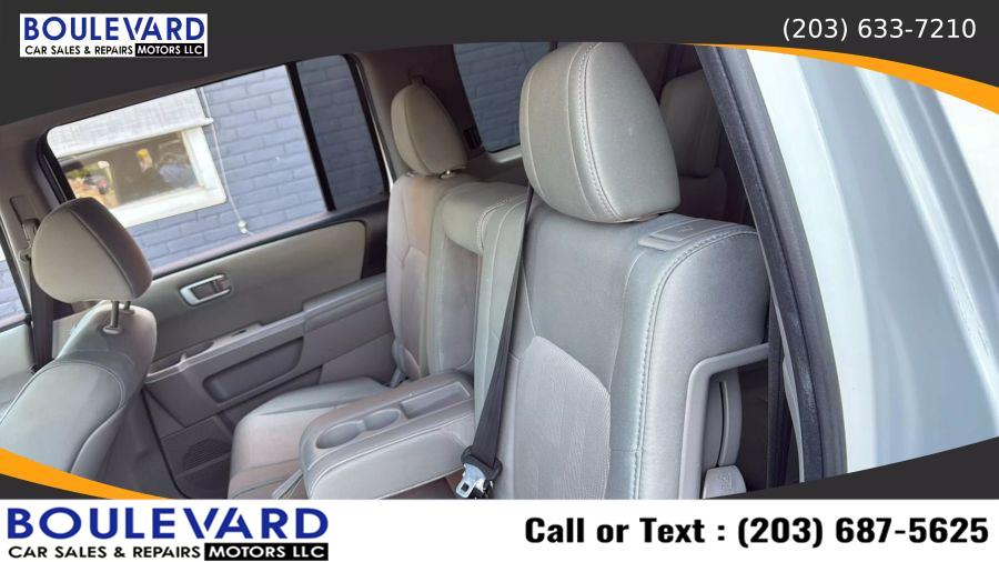 2015 Honda Pilot SE Sport Utility 4D, available for sale in New Haven, Connecticut | Boulevard Motors LLC. New Haven, Connecticut 2015 Honda Pilot SE Sport Utility 4D, available for sale in New Haven, Connecticut | Boulevard Motors LLC. New Haven, Connecticut