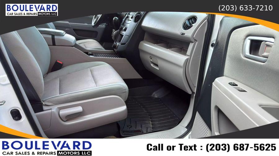 2015 Honda Pilot SE Sport Utility 4D, available for sale in New Haven, Connecticut | Boulevard Motors LLC. New Haven, Connecticut 2015 Honda Pilot SE Sport Utility 4D, available for sale in New Haven, Connecticut | Boulevard Motors LLC. New Haven, Connecticut