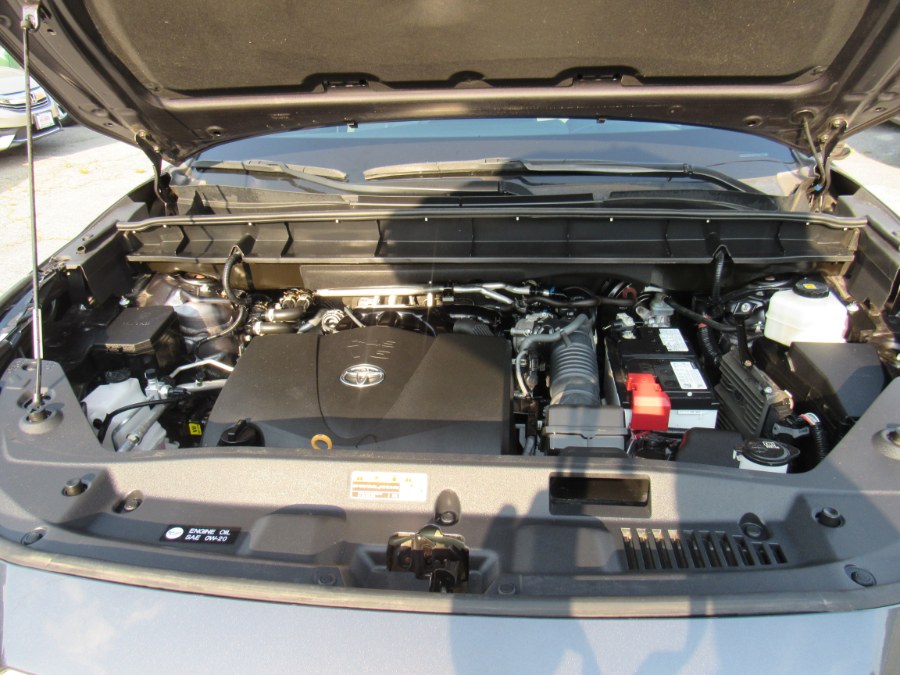 2022 Toyota Highlander L, available for sale in Worcester, Massachusetts | Hilario's Auto Sales Inc.. Worcester, Massachusetts 2022 Toyota Highlander L, available for sale in Worcester, Massachusetts | Hilario's Auto Sales Inc.. Worcester, Massachusetts
