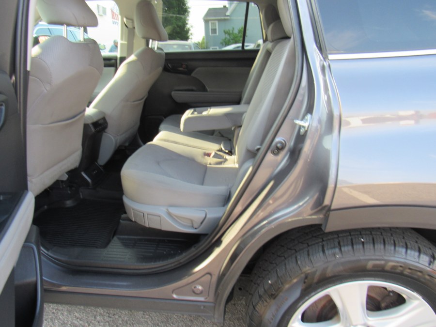 2022 Toyota Highlander L, available for sale in Worcester, Massachusetts | Hilario's Auto Sales Inc.. Worcester, Massachusetts 2022 Toyota Highlander L, available for sale in Worcester, Massachusetts | Hilario's Auto Sales Inc.. Worcester, Massachusetts