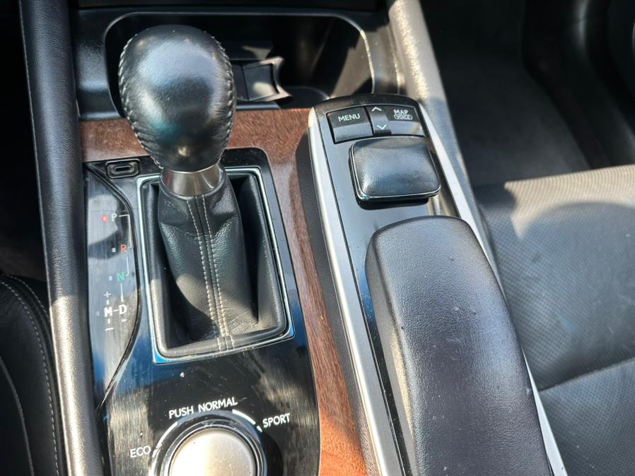 2013 Lexus GS 350 4dr Sdn AWD, available for sale in South Windsor, Connecticut | Mike And Tony Auto Sales, Inc. South Windsor, Connecticut 2013 Lexus GS 350 4dr Sdn AWD, available for sale in South Windsor, Connecticut | Mike And Tony Auto Sales, Inc. South Windsor, Connecticut