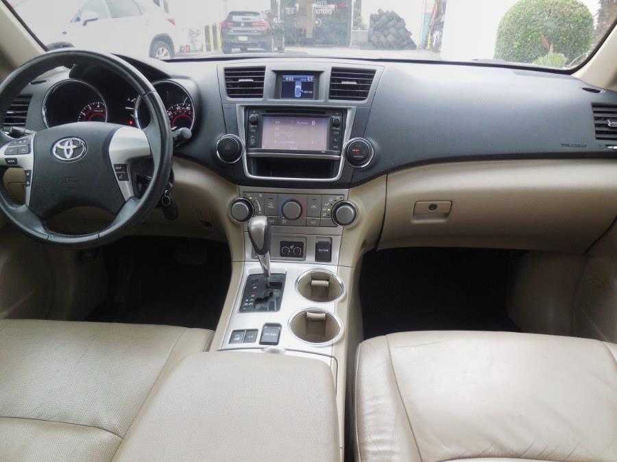 2013 Toyota Highlander 4WD 4dr V6 SE (Natl), available for sale in Hawaiian Gardens, California | Luxe Motors. Hawaiian Gardens, California 2013 Toyota Highlander 4WD 4dr V6 SE (Natl), available for sale in Hawaiian Gardens, California | Luxe Motors. Hawaiian Gardens, California