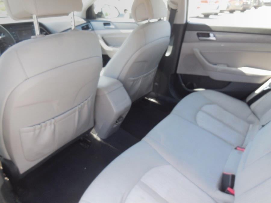 2016 Hyundai Sonata Hybrid 4dr Sdn SE, available for sale in Hawaiian Gardens, California | Luxe Motors. Hawaiian Gardens, California 2016 Hyundai Sonata Hybrid 4dr Sdn SE, available for sale in Hawaiian Gardens, California | Luxe Motors. Hawaiian Gardens, California