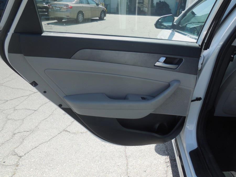 2016 Hyundai Sonata Hybrid 4dr Sdn SE, available for sale in Hawaiian Gardens, California | Luxe Motors. Hawaiian Gardens, California 2016 Hyundai Sonata Hybrid 4dr Sdn SE, available for sale in Hawaiian Gardens, California | Luxe Motors. Hawaiian Gardens, California