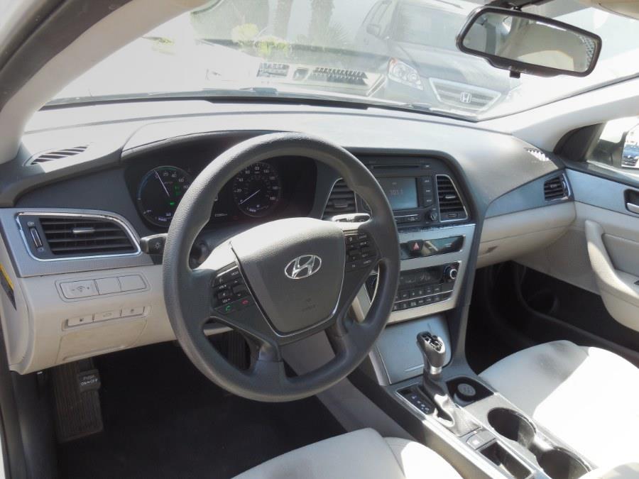 2016 Hyundai Sonata Hybrid 4dr Sdn SE, available for sale in Hawaiian Gardens, California | Luxe Motors. Hawaiian Gardens, California 2016 Hyundai Sonata Hybrid 4dr Sdn SE, available for sale in Hawaiian Gardens, California | Luxe Motors. Hawaiian Gardens, California