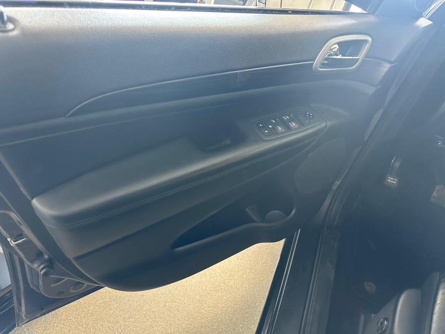 2021 Jeep Grand Cherokee Laredo X 4x4, available for sale in Inwood, New York | 5 Towns Drive. Inwood, New York 2021 Jeep Grand Cherokee Laredo X 4x4, available for sale in Inwood, New York | 5 Towns Drive. Inwood, New York
