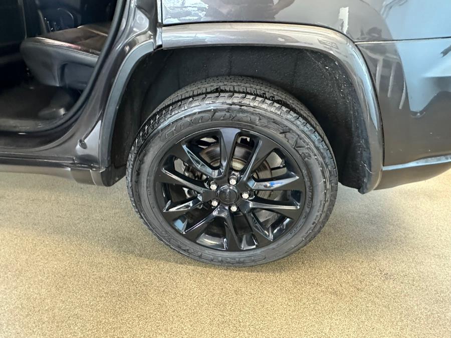2021 Jeep Grand Cherokee Laredo X 4x4, available for sale in Inwood, New York | 5 Towns Drive. Inwood, New York 2021 Jeep Grand Cherokee Laredo X 4x4, available for sale in Inwood, New York | 5 Towns Drive. Inwood, New York