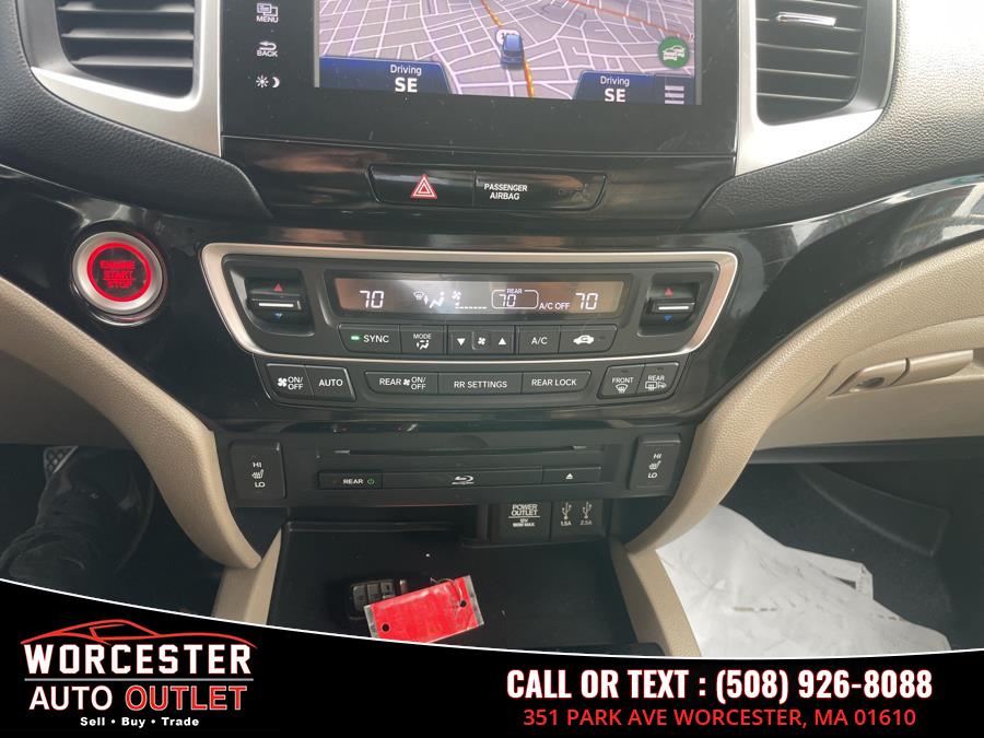 2016 Honda Pilot AWD 4dr Touring w/RES & Navi, available for sale in Worcester, Massachusetts | Worcester Auto Outlet LLC. Worcester, Massachusetts 2016 Honda Pilot AWD 4dr Touring w/RES & Navi, available for sale in Worcester, Massachusetts | Worcester Auto Outlet LLC. Worcester, Massachusetts