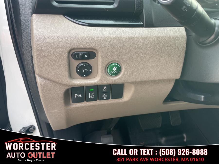 2016 Honda Pilot AWD 4dr Touring w/RES & Navi, available for sale in Worcester, Massachusetts | Worcester Auto Outlet LLC. Worcester, Massachusetts 2016 Honda Pilot AWD 4dr Touring w/RES & Navi, available for sale in Worcester, Massachusetts | Worcester Auto Outlet LLC. Worcester, Massachusetts