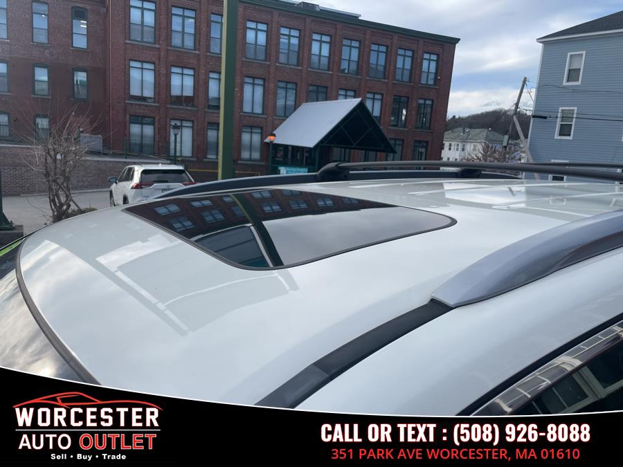 2016 Honda Pilot AWD 4dr Touring w/RES & Navi, available for sale in Worcester, Massachusetts | Worcester Auto Outlet LLC. Worcester, Massachusetts 2016 Honda Pilot AWD 4dr Touring w/RES & Navi, available for sale in Worcester, Massachusetts | Worcester Auto Outlet LLC. Worcester, Massachusetts