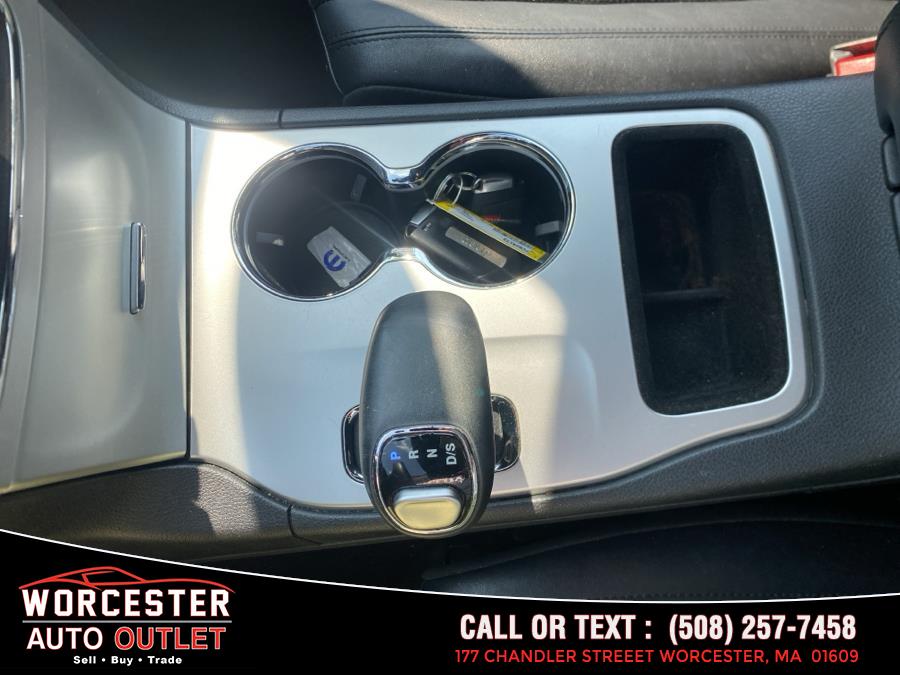 2015 Jeep Grand Cherokee 4WD 4dr Altitude, available for sale in Worcester, Massachusetts | Worcester Auto Outlet LLC. Worcester, Massachusetts 2015 Jeep Grand Cherokee 4WD 4dr Altitude, available for sale in Worcester, Massachusetts | Worcester Auto Outlet LLC. Worcester, Massachusetts