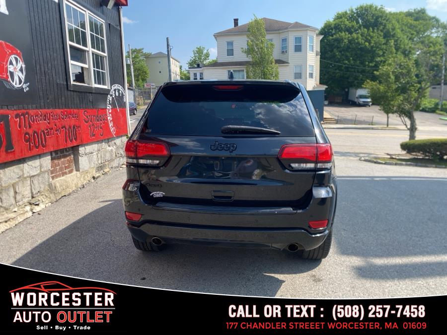 2015 Jeep Grand Cherokee 4WD 4dr Altitude, available for sale in Worcester, Massachusetts | Worcester Auto Outlet LLC. Worcester, Massachusetts 2015 Jeep Grand Cherokee 4WD 4dr Altitude, available for sale in Worcester, Massachusetts | Worcester Auto Outlet LLC. Worcester, Massachusetts
