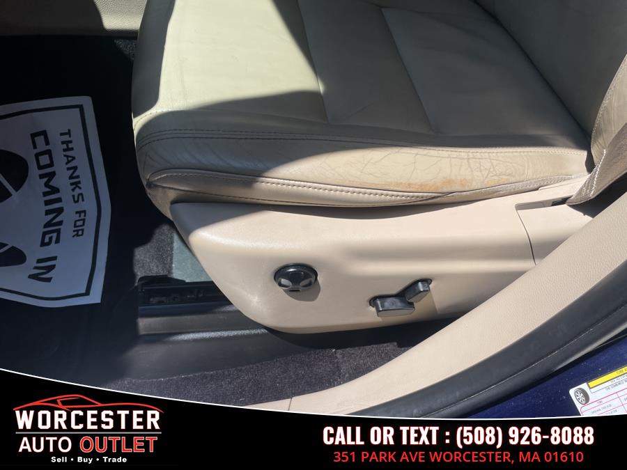 2017 Jeep Grand Cherokee Limited 4x4, available for sale in Worcester, Massachusetts | Worcester Auto Outlet LLC. Worcester, Massachusetts 2017 Jeep Grand Cherokee Limited 4x4, available for sale in Worcester, Massachusetts | Worcester Auto Outlet LLC. Worcester, Massachusetts