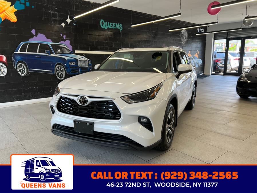 Used 2025 Toyota Highlander in Woodside, New York | Queens Vans LLC. Woodside, New York