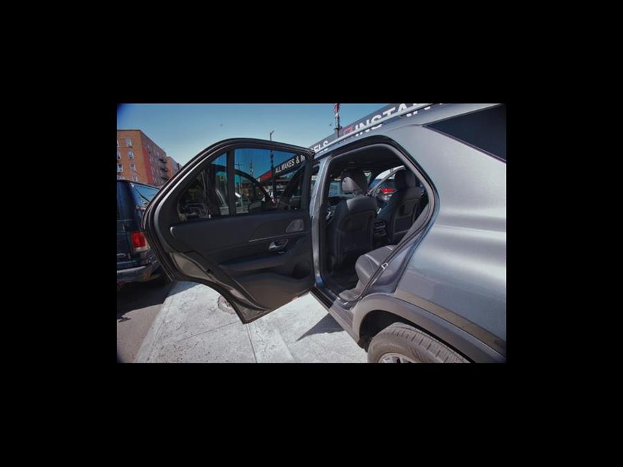 2021 Mercedes-Benz GLE GLE 350 4MATIC SUV, available for sale in Flushing, New York | Silverline Auto Group. Flushing, New York 2021 Mercedes-Benz GLE GLE 350 4MATIC SUV, available for sale in Flushing, New York | Silverline Auto Group. Flushing, New York