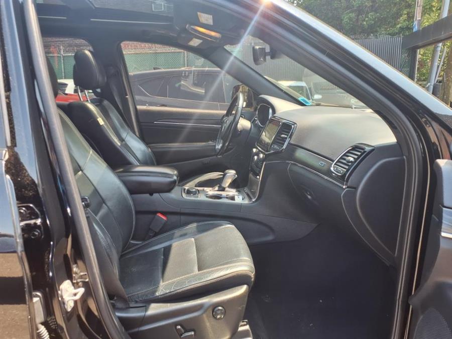 2021 Jeep Grand Cherokee Limited 4x4, available for sale in Flushing, New York | Silverline Auto Group. Flushing, New York 2021 Jeep Grand Cherokee Limited 4x4, available for sale in Flushing, New York | Silverline Auto Group. Flushing, New York