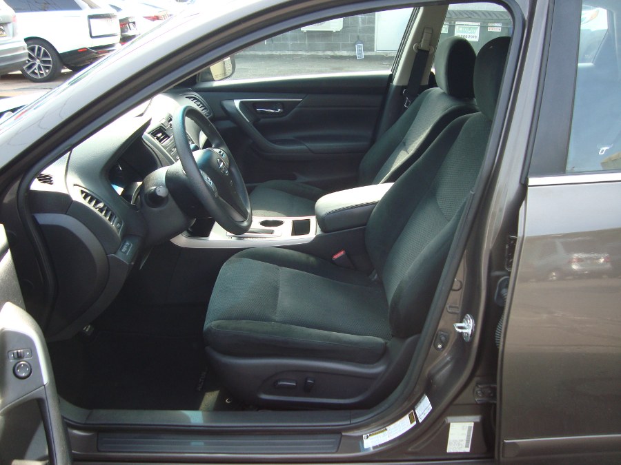 2015 Nissan Altima 4dr Sdn I4 2.5 S, available for sale in Manchester, Connecticut | Yara Motors. Manchester, Connecticut 2015 Nissan Altima 4dr Sdn I4 2.5 S, available for sale in Manchester, Connecticut | Yara Motors. Manchester, Connecticut