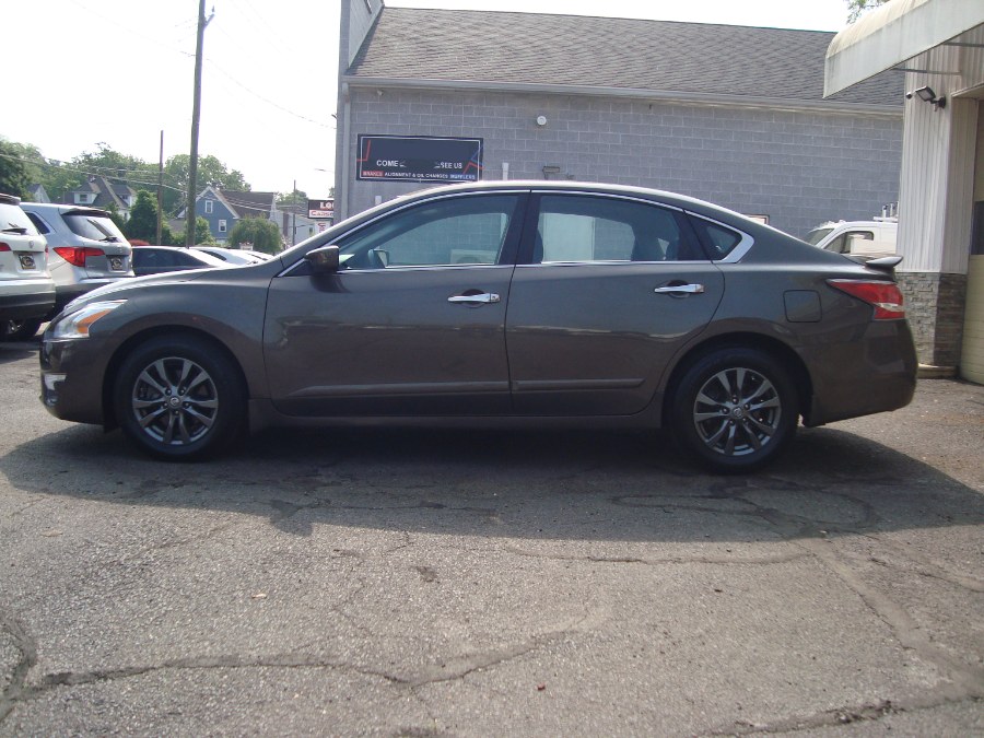 2015 Nissan Altima 4dr Sdn I4 2.5 S, available for sale in Manchester, Connecticut | Yara Motors. Manchester, Connecticut 2015 Nissan Altima 4dr Sdn I4 2.5 S, available for sale in Manchester, Connecticut | Yara Motors. Manchester, Connecticut