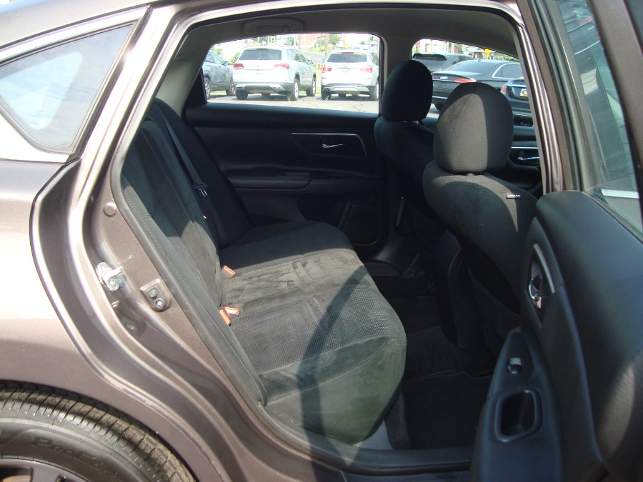 2015 Nissan Altima 4dr Sdn I4 2.5 S, available for sale in Manchester, Connecticut | Yara Motors. Manchester, Connecticut 2015 Nissan Altima 4dr Sdn I4 2.5 S, available for sale in Manchester, Connecticut | Yara Motors. Manchester, Connecticut