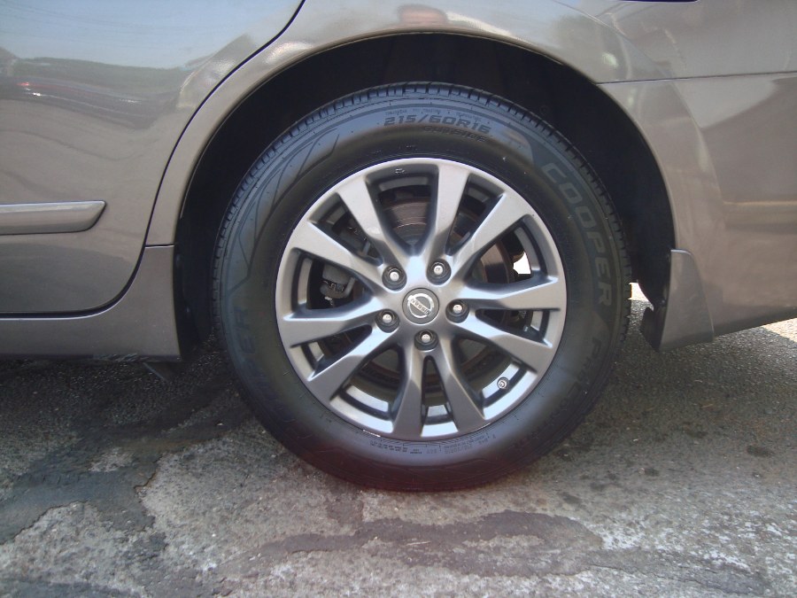 2015 Nissan Altima 4dr Sdn I4 2.5 S, available for sale in Manchester, Connecticut | Yara Motors. Manchester, Connecticut 2015 Nissan Altima 4dr Sdn I4 2.5 S, available for sale in Manchester, Connecticut | Yara Motors. Manchester, Connecticut