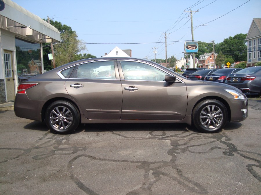 2015 Nissan Altima 4dr Sdn I4 2.5 S, available for sale in Manchester, Connecticut | Yara Motors. Manchester, Connecticut 2015 Nissan Altima 4dr Sdn I4 2.5 S, available for sale in Manchester, Connecticut | Yara Motors. Manchester, Connecticut
