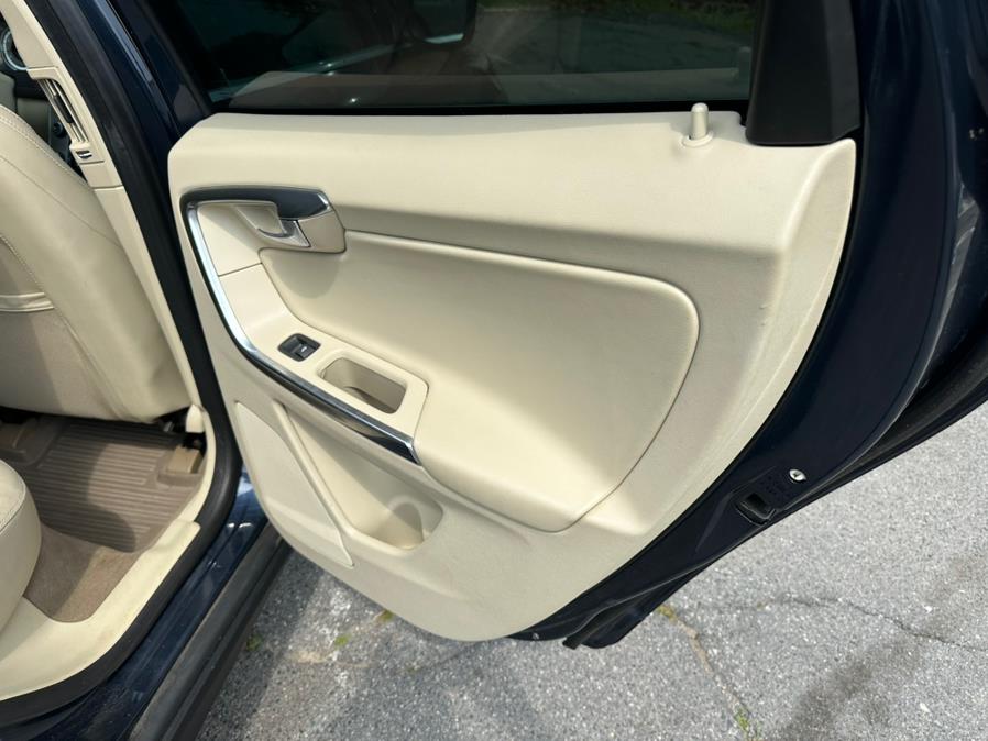 2013 Volvo XC60 AWD 4dr T6 Premier Plus, available for sale in Taunton, Massachusetts | Rt 138 Auto Center Inc . Taunton, Massachusetts 2013 Volvo XC60 AWD 4dr T6 Premier Plus, available for sale in Taunton, Massachusetts | Rt 138 Auto Center Inc . Taunton, Massachusetts