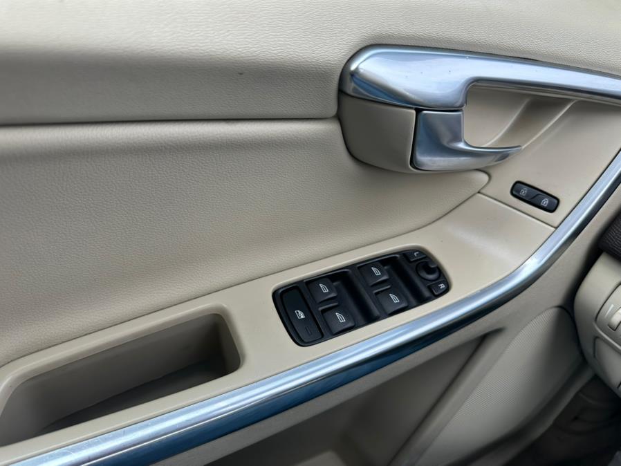 2013 Volvo XC60 AWD 4dr T6 Premier Plus, available for sale in Taunton, Massachusetts | Rt 138 Auto Center Inc . Taunton, Massachusetts 2013 Volvo XC60 AWD 4dr T6 Premier Plus, available for sale in Taunton, Massachusetts | Rt 138 Auto Center Inc . Taunton, Massachusetts