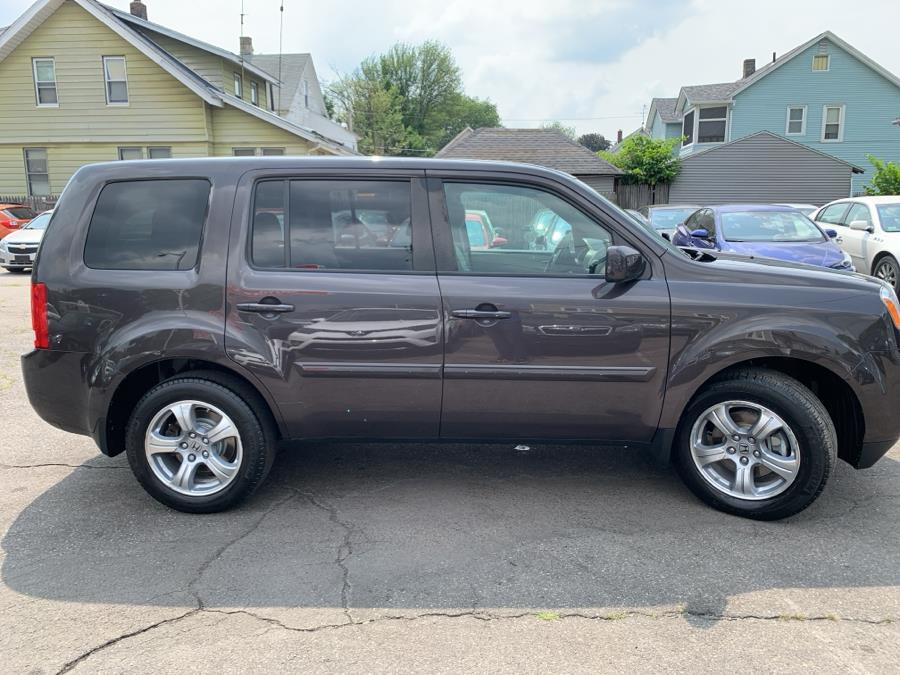2013 Honda Pilot 4WD 4dr EX, available for sale in Springfield, Massachusetts | Absolute Motors Inc. Springfield, Massachusetts 2013 Honda Pilot 4WD 4dr EX, available for sale in Springfield, Massachusetts | Absolute Motors Inc. Springfield, Massachusetts