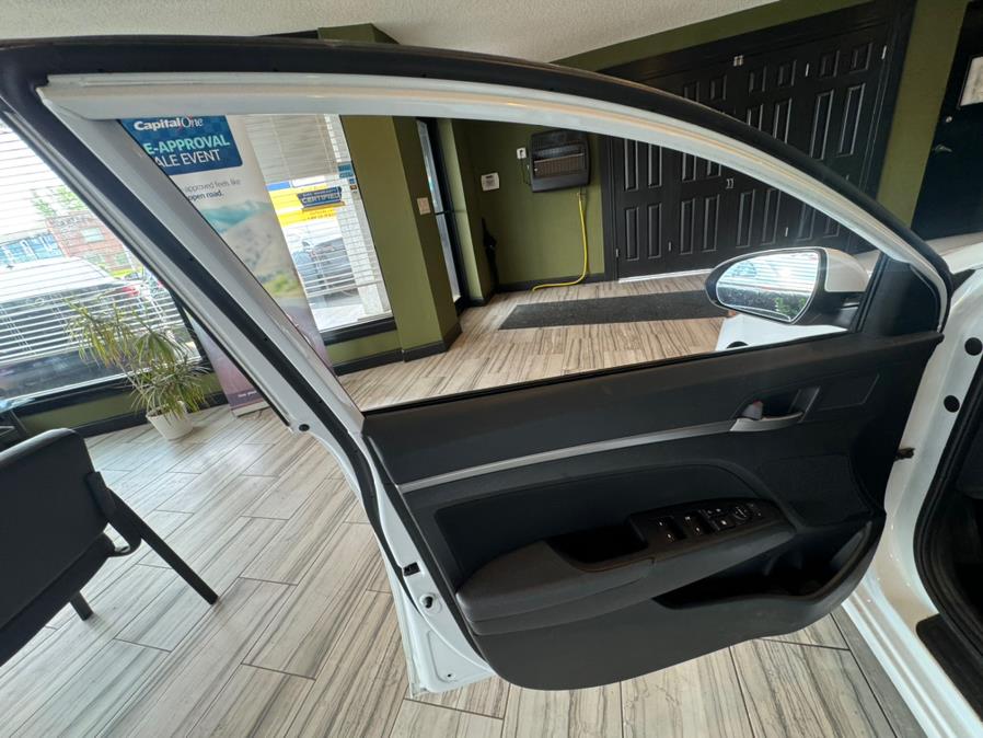 2018 Hyundai Elantra SEL 2.0L Auto (Alabama), available for sale in West Hartford, Connecticut | AutoMax. West Hartford, Connecticut 2018 Hyundai Elantra SEL 2.0L Auto (Alabama), available for sale in West Hartford, Connecticut | AutoMax. West Hartford, Connecticut