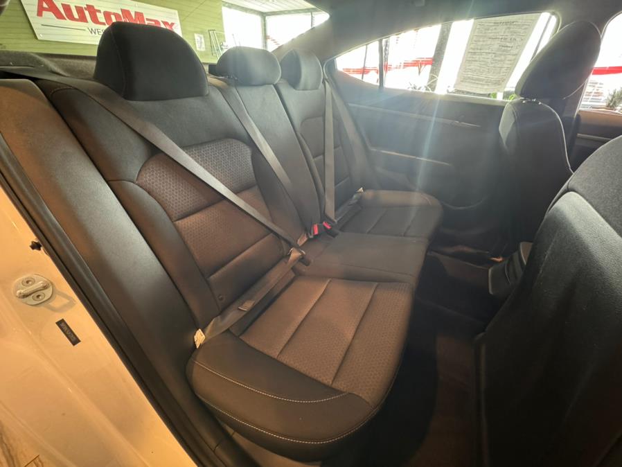 2018 Hyundai Elantra SEL 2.0L Auto (Alabama), available for sale in West Hartford, Connecticut | AutoMax. West Hartford, Connecticut 2018 Hyundai Elantra SEL 2.0L Auto (Alabama), available for sale in West Hartford, Connecticut | AutoMax. West Hartford, Connecticut