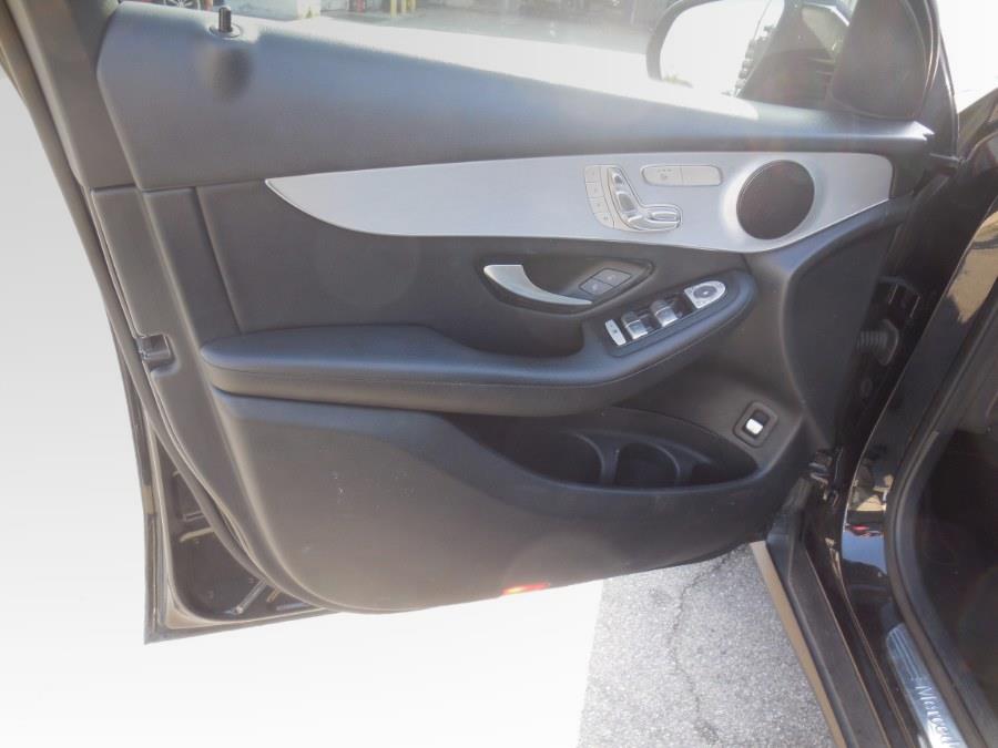 2019 Mercedes-Benz GLC-300 GLC 300 SUV, available for sale in Hawaiian Gardens, California | Luxe Motors. Hawaiian Gardens, California 2019 Mercedes-Benz GLC-300 GLC 300 SUV, available for sale in Hawaiian Gardens, California | Luxe Motors. Hawaiian Gardens, California