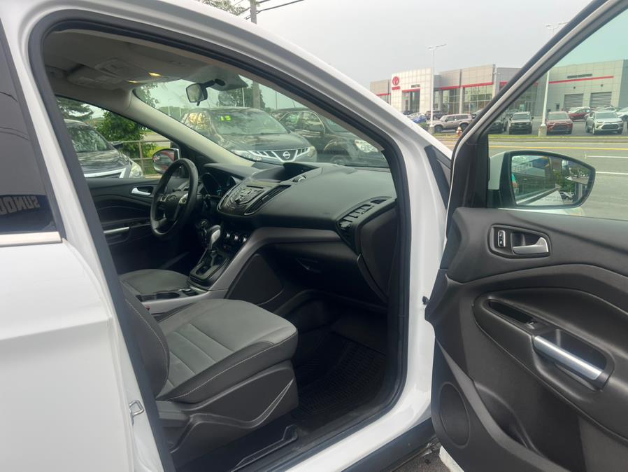 2016 Ford Escape 4WD 4dr SE, available for sale in Swansea, Massachusetts | Gas On The Run. Swansea, Massachusetts 2016 Ford Escape 4WD 4dr SE, available for sale in Swansea, Massachusetts | Gas On The Run. Swansea, Massachusetts