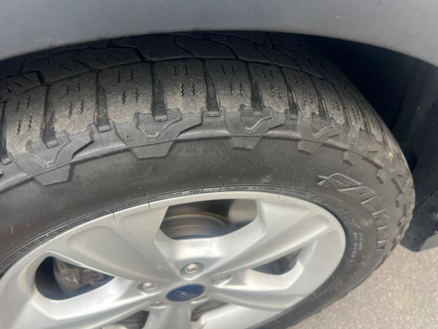 2016 Ford Escape 4WD 4dr SE, available for sale in Swansea, Massachusetts | Gas On The Run. Swansea, Massachusetts 2016 Ford Escape 4WD 4dr SE, available for sale in Swansea, Massachusetts | Gas On The Run. Swansea, Massachusetts