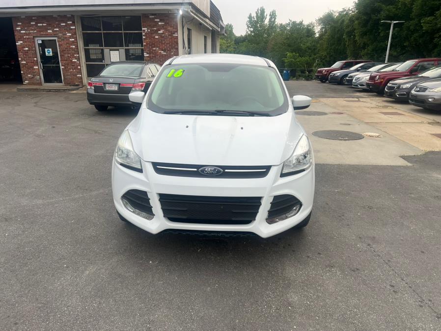2016 Ford Escape 4WD 4dr SE, available for sale in Swansea, Massachusetts | Gas On The Run. Swansea, Massachusetts 2016 Ford Escape 4WD 4dr SE, available for sale in Swansea, Massachusetts | Gas On The Run. Swansea, Massachusetts