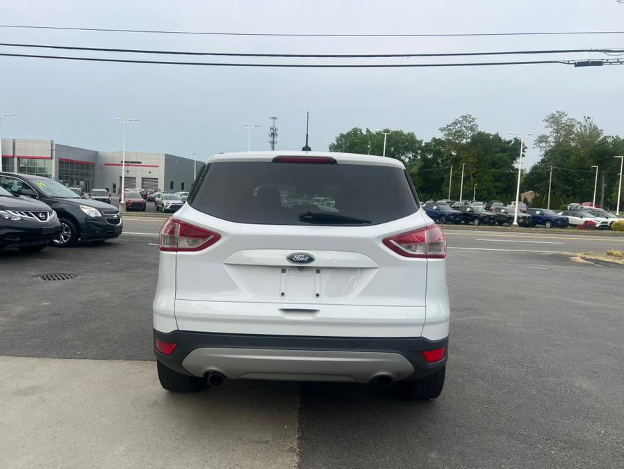 2016 Ford Escape 4WD 4dr SE, available for sale in Swansea, Massachusetts | Gas On The Run. Swansea, Massachusetts 2016 Ford Escape 4WD 4dr SE, available for sale in Swansea, Massachusetts | Gas On The Run. Swansea, Massachusetts
