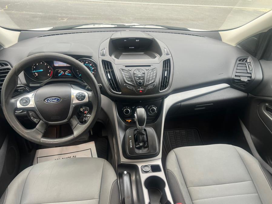 2016 Ford Escape 4WD 4dr SE, available for sale in Swansea, Massachusetts | Gas On The Run. Swansea, Massachusetts 2016 Ford Escape 4WD 4dr SE, available for sale in Swansea, Massachusetts | Gas On The Run. Swansea, Massachusetts