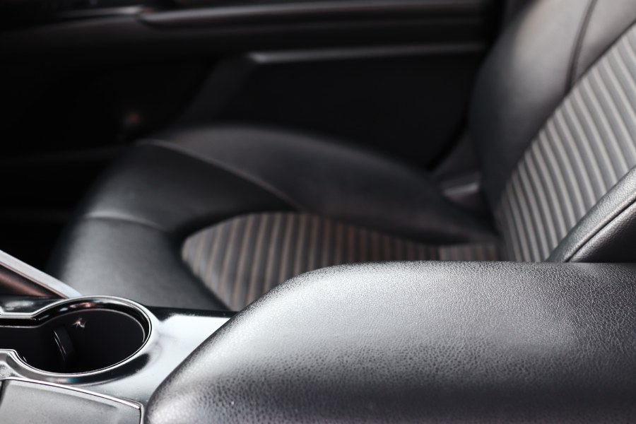 2018 Toyota Camry SE Auto (Natl), available for sale in Jamaica, New York | Hillside Auto Mall Inc.. Jamaica, New York 2018 Toyota Camry SE Auto (Natl), available for sale in Jamaica, New York | Hillside Auto Mall Inc.. Jamaica, New York