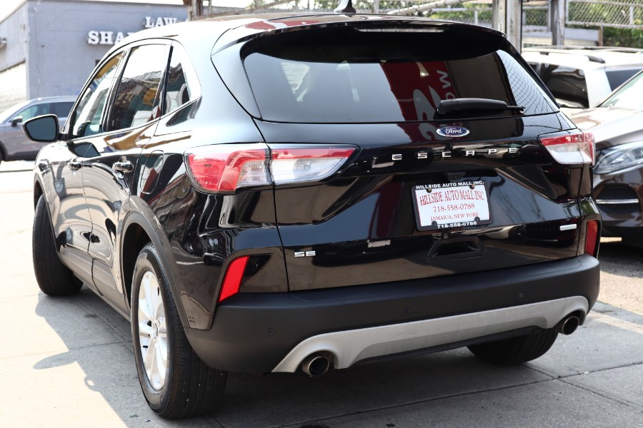2020 Ford Escape SE photo 4