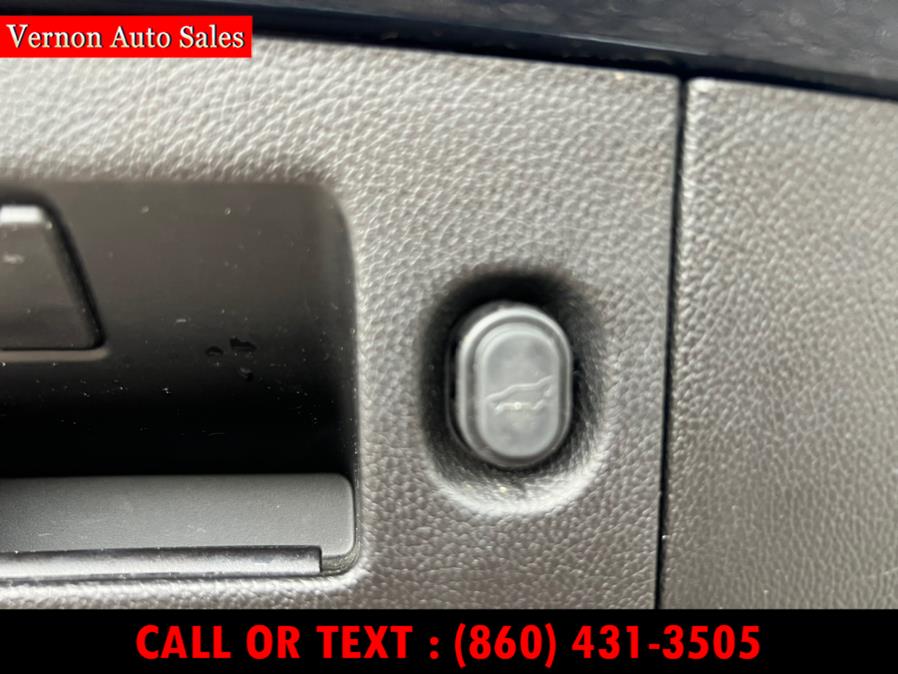 2017 Chevrolet Suburban 4WD 4dr 1500 Premier, available for sale in Manchester, Connecticut | Vernon Auto Sale & Service. Manchester, Connecticut 2017 Chevrolet Suburban 4WD 4dr 1500 Premier, available for sale in Manchester, Connecticut | Vernon Auto Sale & Service. Manchester, Connecticut