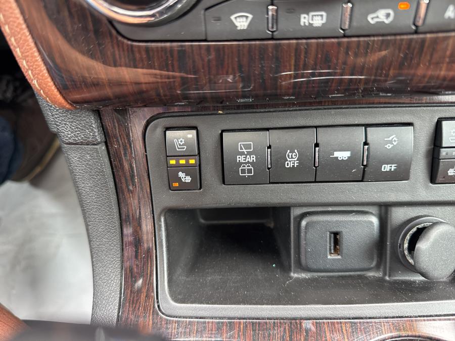 2017 Chevrolet Traverse + Auto, available for sale in Shirley, New York | Roe Motors Ltd. Shirley, New York 2017 Chevrolet Traverse + Auto, available for sale in Shirley, New York | Roe Motors Ltd. Shirley, New York