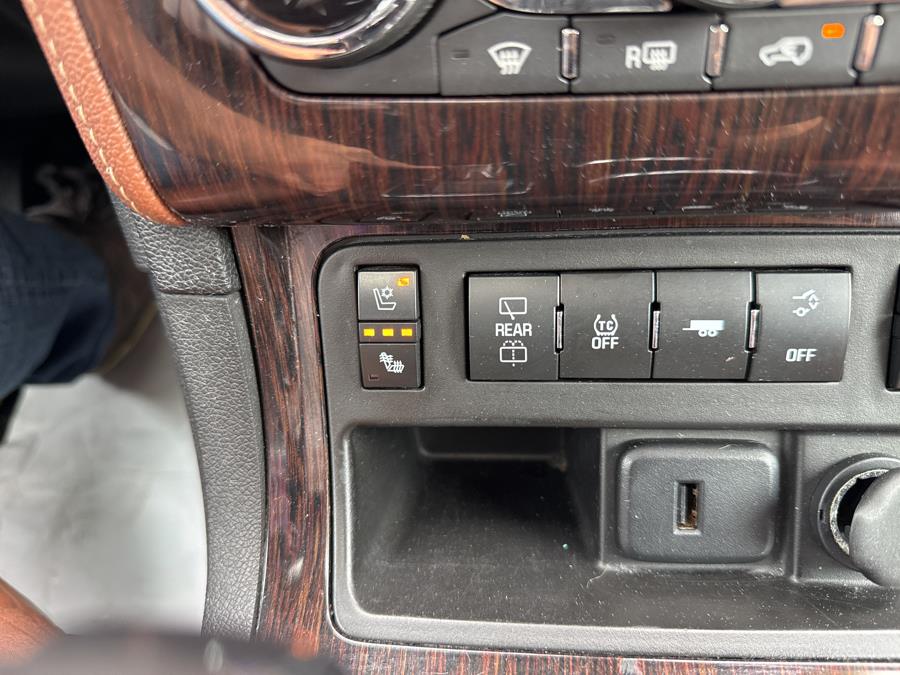 2017 Chevrolet Traverse + Auto, available for sale in Shirley, New York | Roe Motors Ltd. Shirley, New York 2017 Chevrolet Traverse + Auto, available for sale in Shirley, New York | Roe Motors Ltd. Shirley, New York