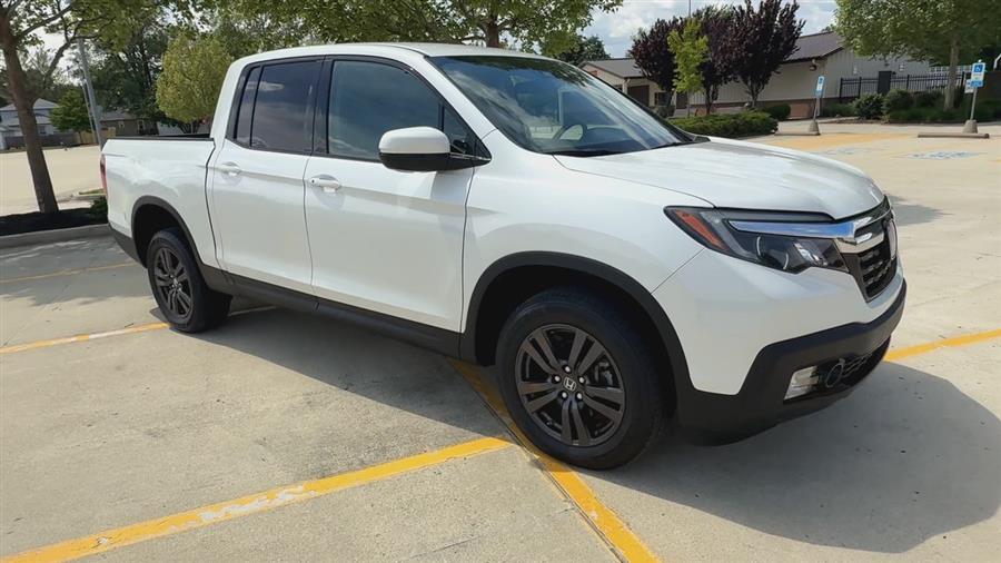 2020 Honda Ridgeline Sport photo 3