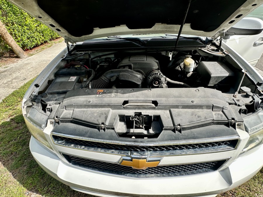 2014 Chevrolet Suburban 2WD 4dr LT, available for sale in Hollywood, Florida | Select Auto Hollywood. Hollywood, Florida 2014 Chevrolet Suburban 2WD 4dr LT, available for sale in Hollywood, Florida | Select Auto Hollywood. Hollywood, Florida