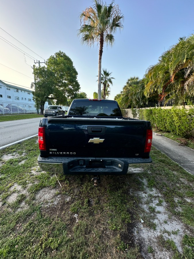 2007 Chevrolet Silverado 1500 2WD Crew Cab 143.5" LT w/1LT, available for sale in Hollywood, Florida | Select Auto Hollywood. Hollywood, Florida 2007 Chevrolet Silverado 1500 2WD Crew Cab 143.5" LT w/1LT, available for sale in Hollywood, Florida | Select Auto Hollywood. Hollywood, Florida