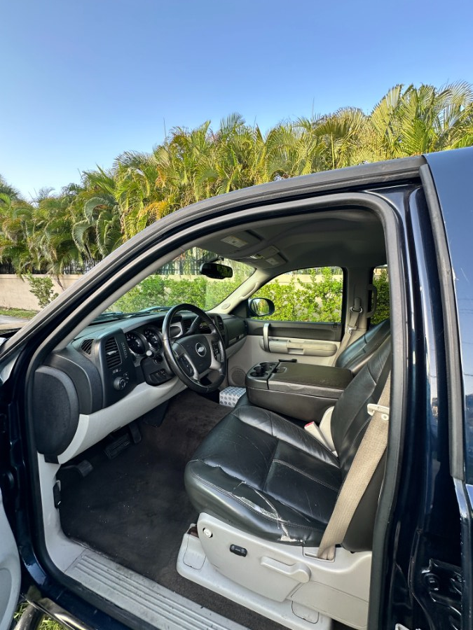 2007 Chevrolet Silverado 1500 2WD Crew Cab 143.5" LT w/1LT, available for sale in Hollywood, Florida | Select Auto Hollywood. Hollywood, Florida 2007 Chevrolet Silverado 1500 2WD Crew Cab 143.5" LT w/1LT, available for sale in Hollywood, Florida | Select Auto Hollywood. Hollywood, Florida